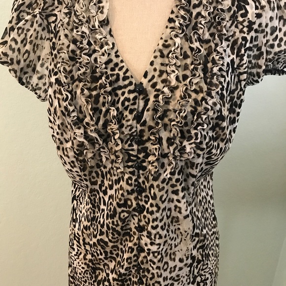 Ladies top - Picture 1 of 3